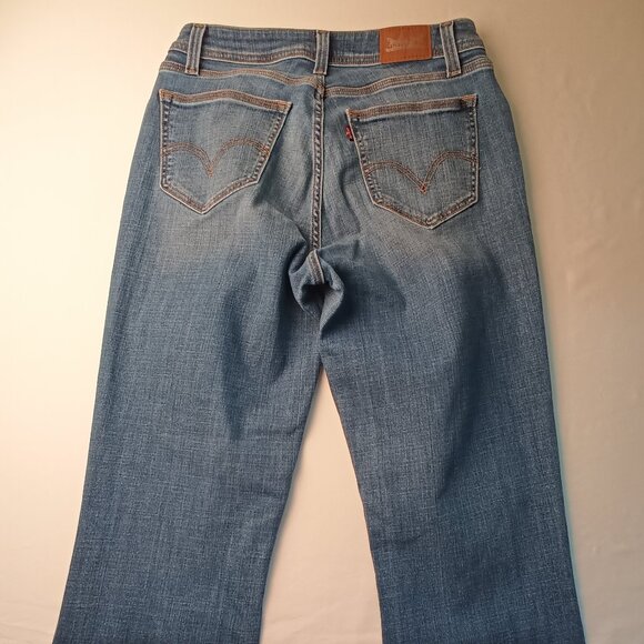 Levi's Jeans Size 6 Low Rise Boot Cut Medium Wash - Picture 3 of 9